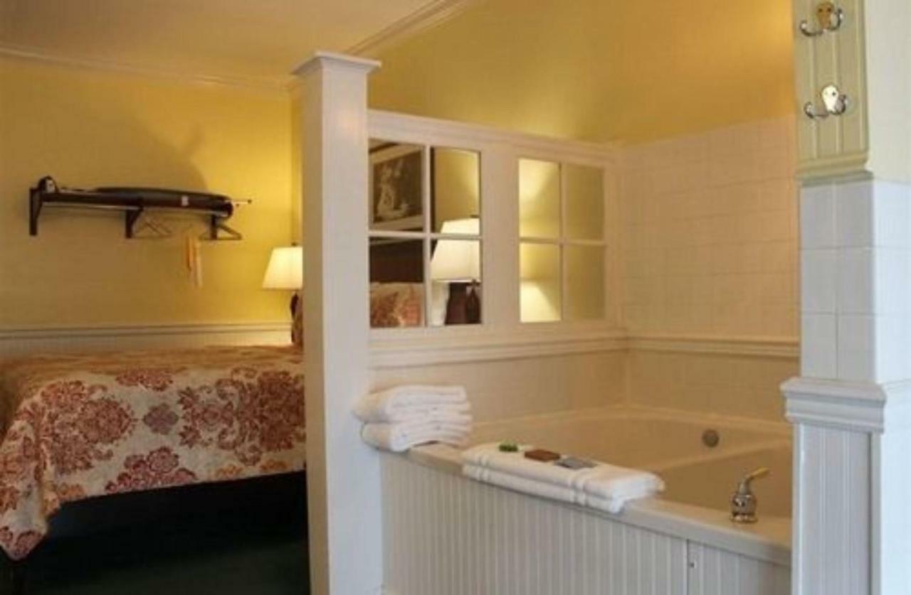 County Clare Inn Milwaukee Ngoại thất bức ảnh